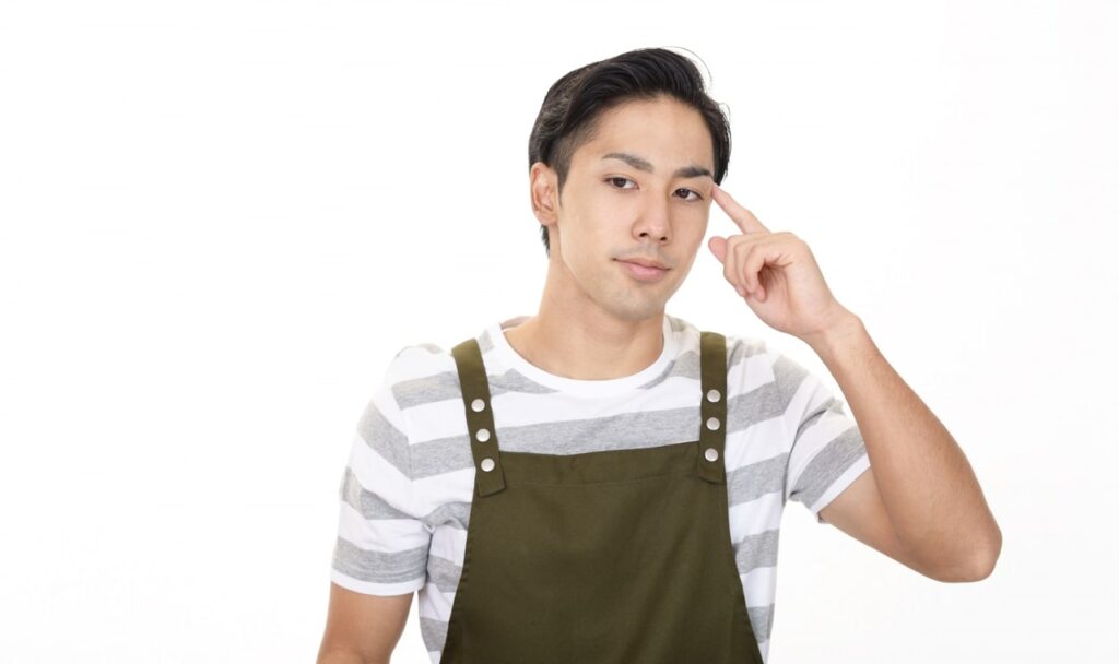 悩む男性